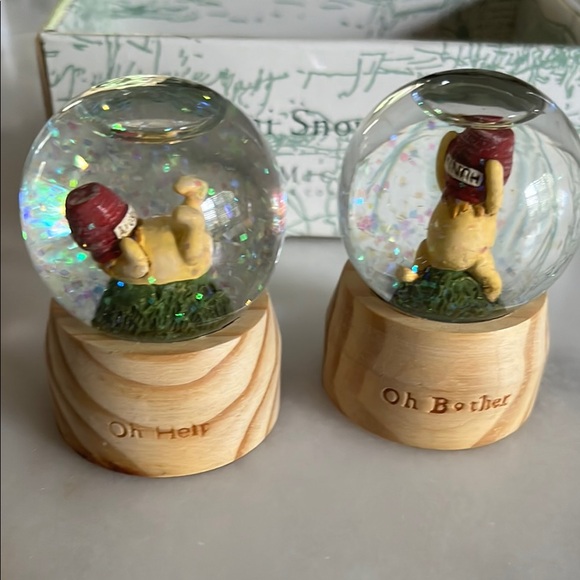 Rare Vtg  DISNEY Mini Snow Globes-Set of 2 by Michel & Co. NIB - Picture 6 of 14